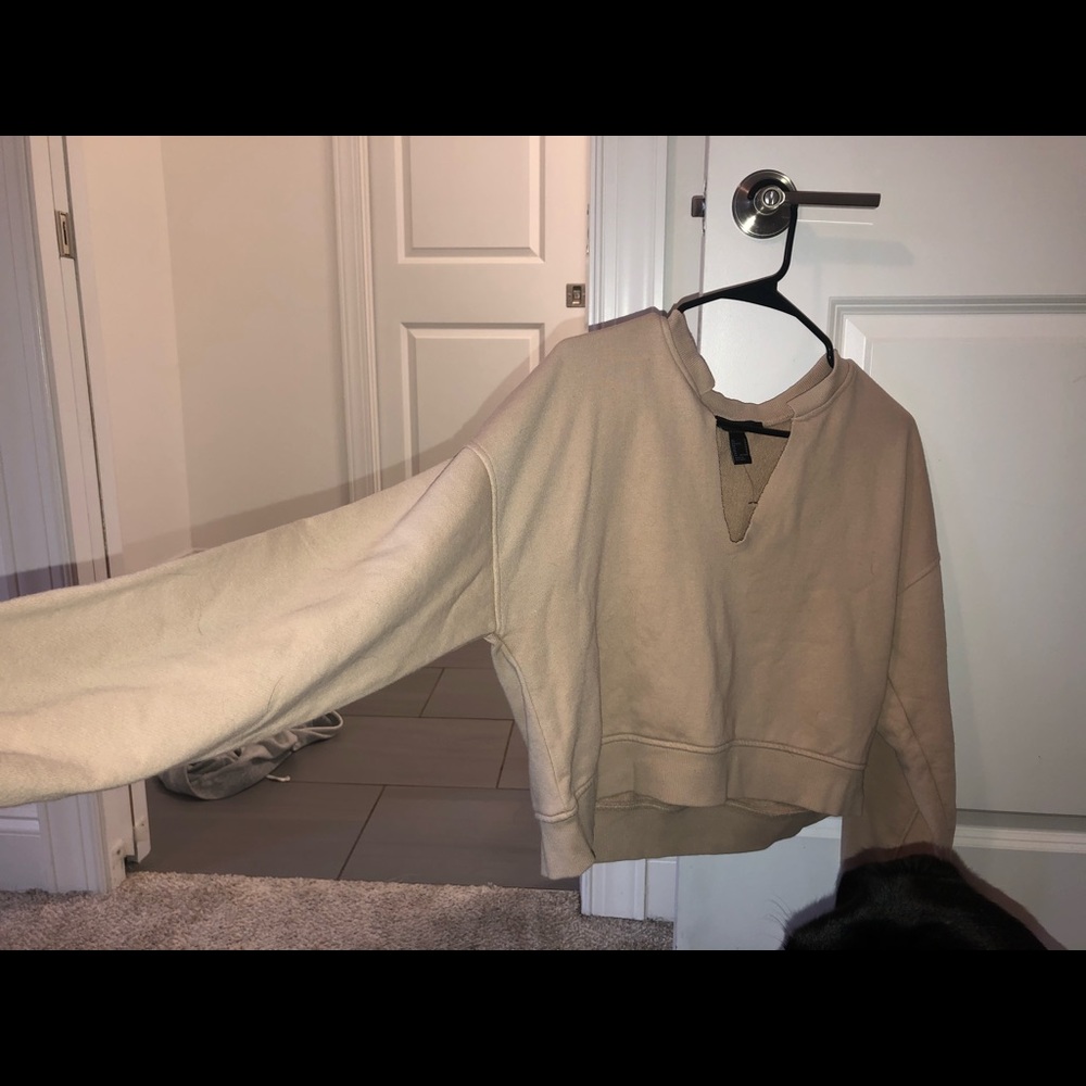 Cropped pullover never worn!!!